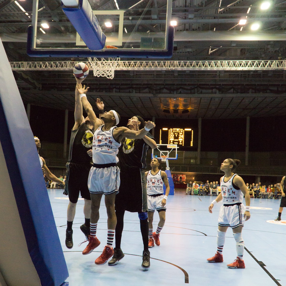 O Fotomagazin / Harlem Globetrotters in der TipsArena 2016